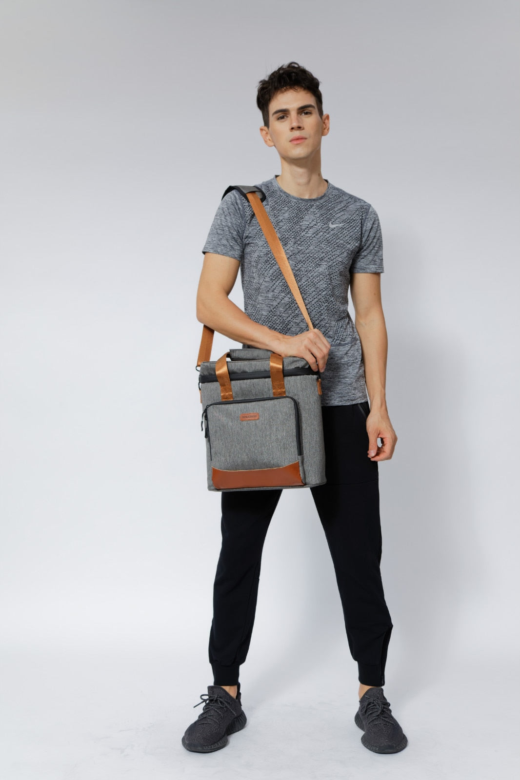 Sac isotherme repas Cambridge à bandoulière, finition cuir