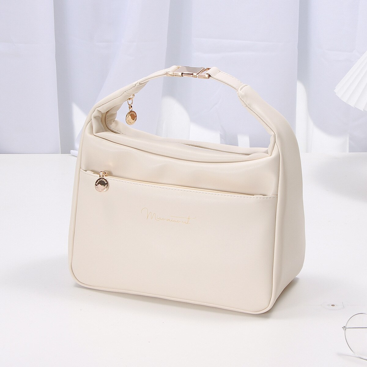 Sac isotherme repas d'allure cuir, trois coloris